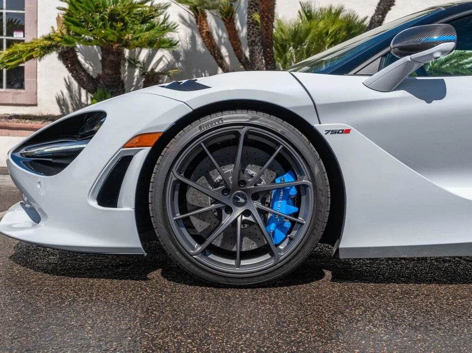 2026 McLaren 750S Coupe - Image 7 of 31