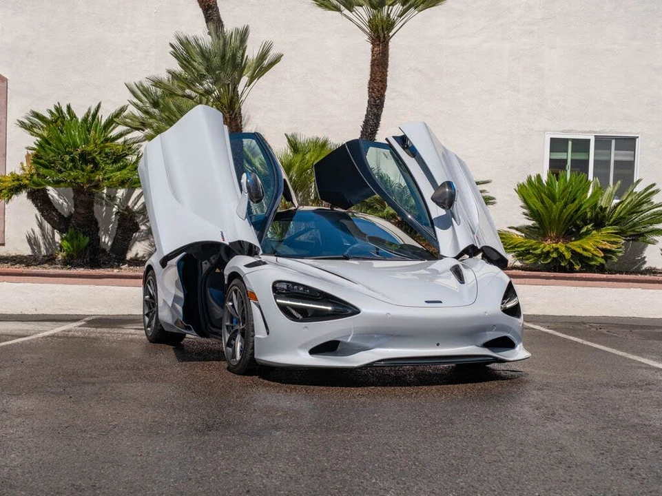 2026 McLaren 750S Coupe - Image 29 of 31