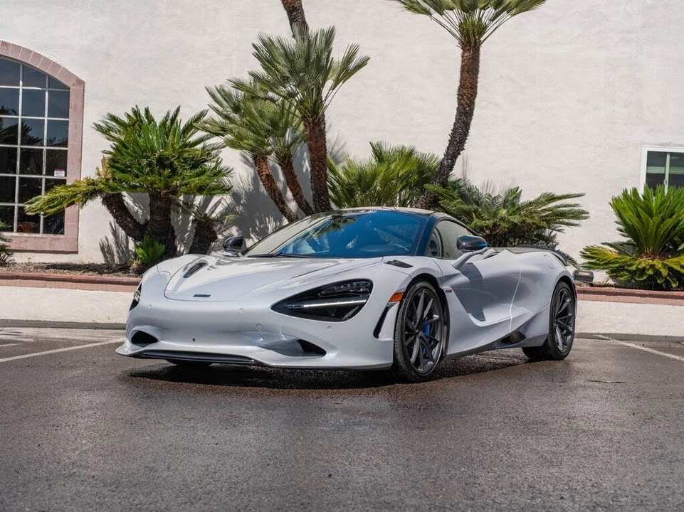 2026 McLaren 750S Coupe - Image 25 of 31