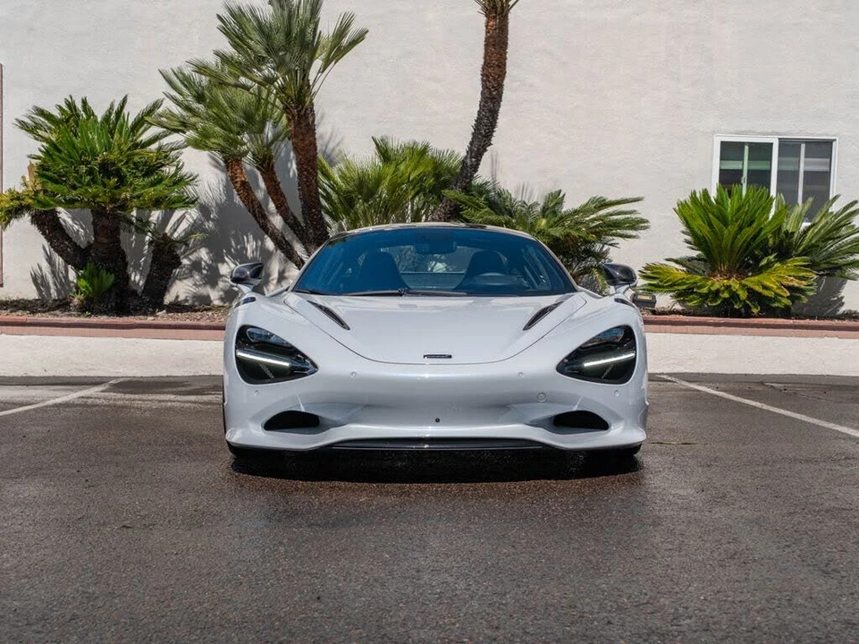 2026 McLaren 750S Coupe - Image 2 of 31