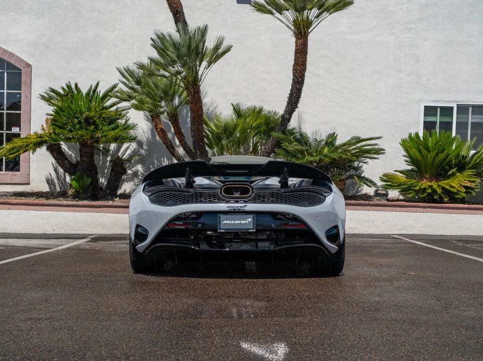 2026 McLaren 750S Coupe - Image 5 of 31