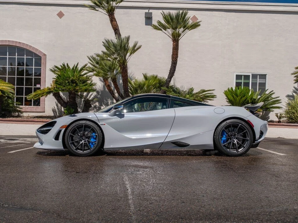 2026 McLaren 750S Coupe - Image 3 of 31