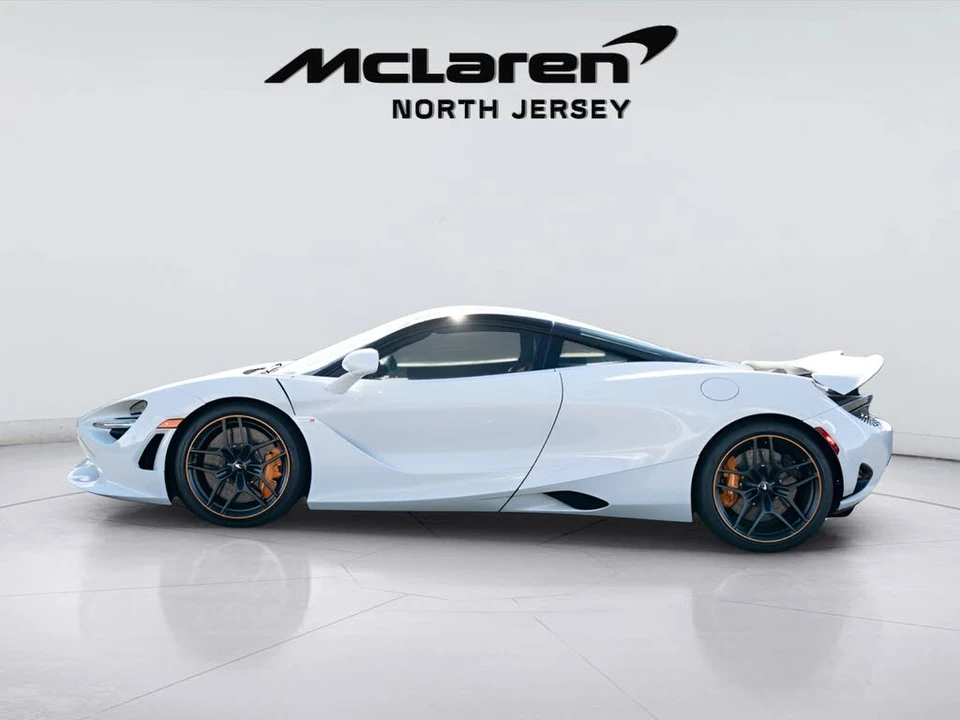 2026 McLaren 750S Coupe - Image 15 of 31