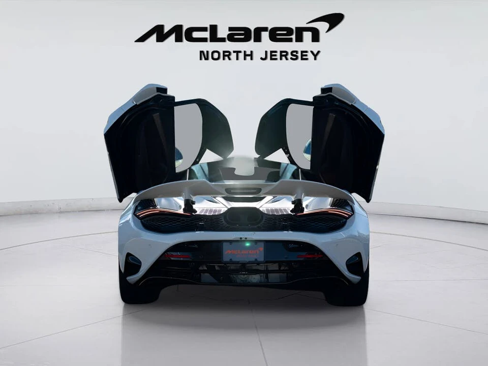 2026 McLaren 750S Coupe - Image 12 of 31
