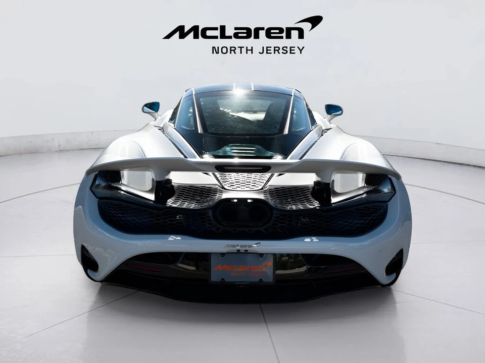 2026 McLaren 750S Coupe - Image 29 of 31