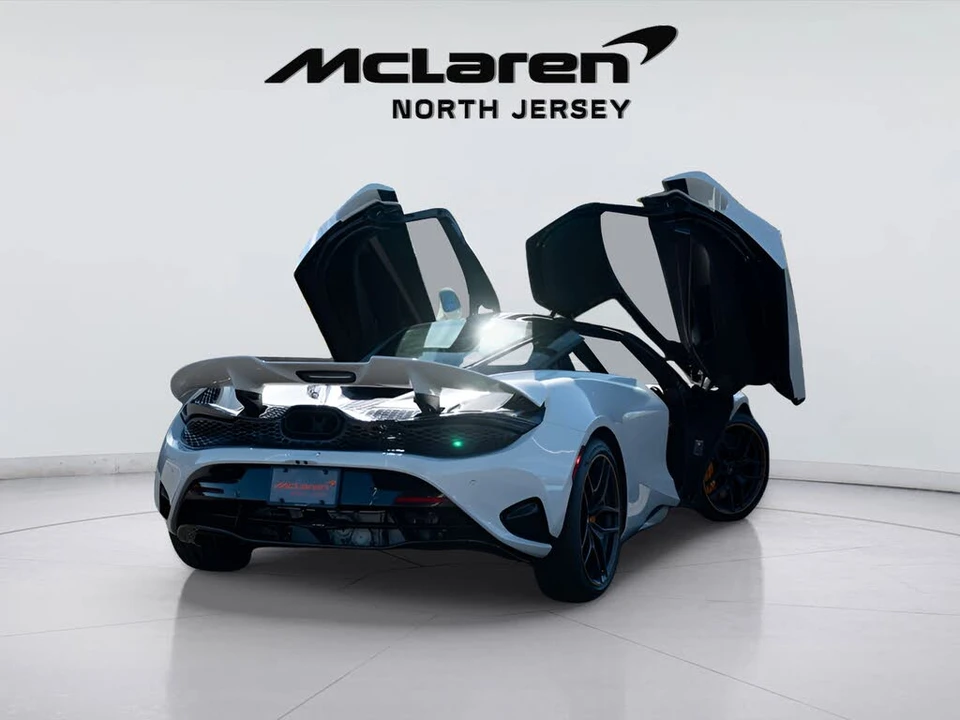 2026 McLaren 750S Coupe - Image 10 of 31