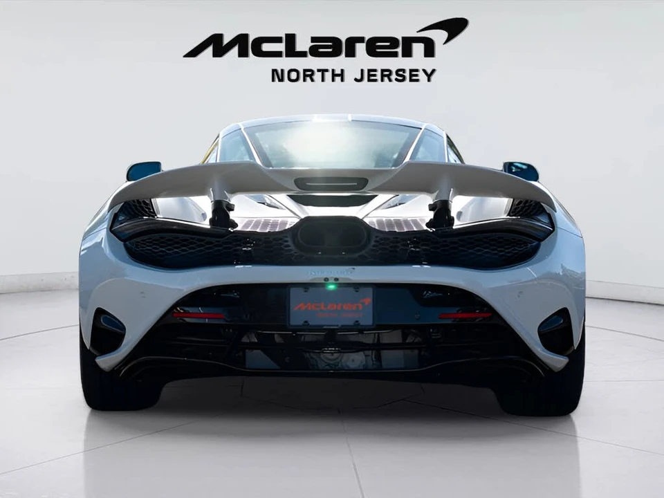 2026 McLaren 750S Coupe - Image 11 of 31