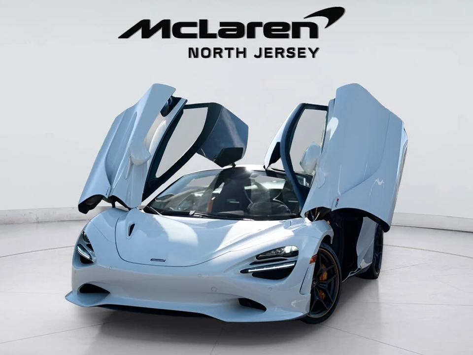 2026 McLaren 750S Coupe - Image 2 of 31