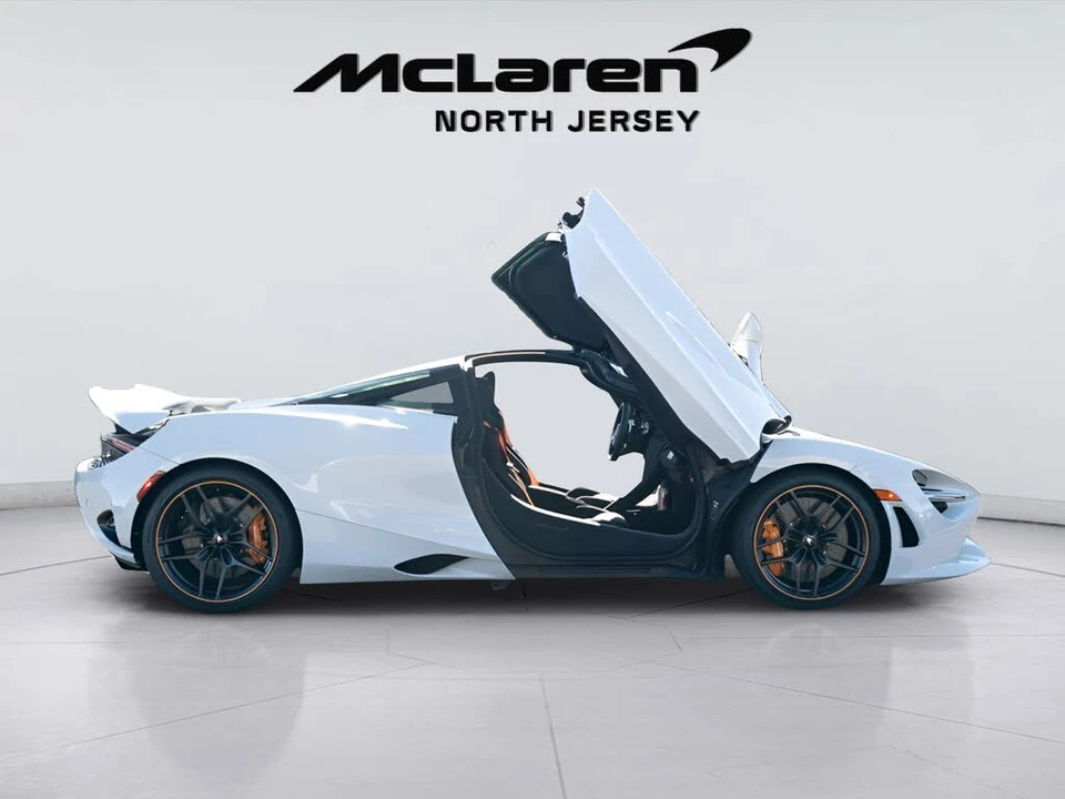 2026 McLaren 750S Coupe - Image 8 of 31