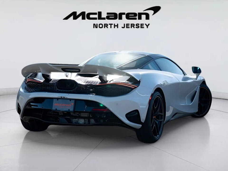 2026 McLaren 750S Coupe - Image 9 of 31
