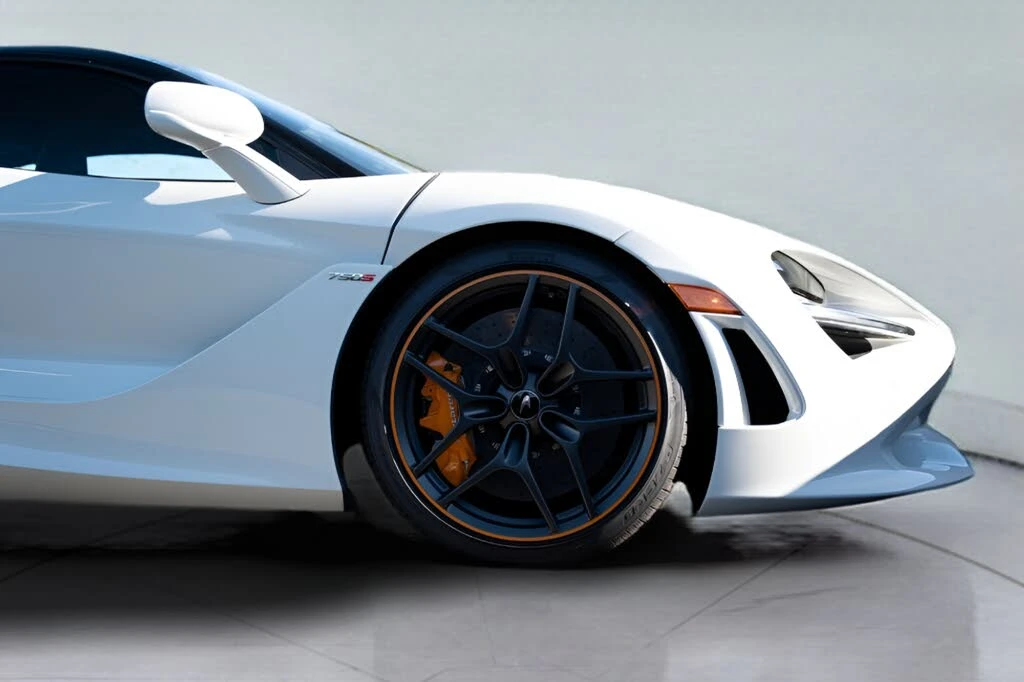 2026 McLaren 750S Coupe - Image 19 of 31
