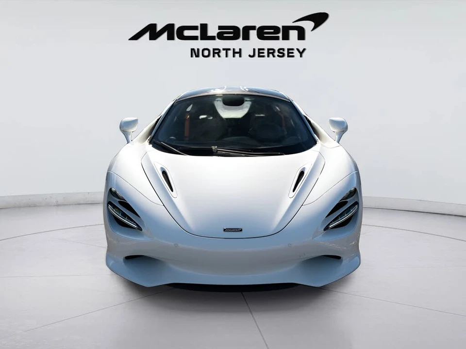 2026 McLaren 750S Coupe - Image 21 of 31