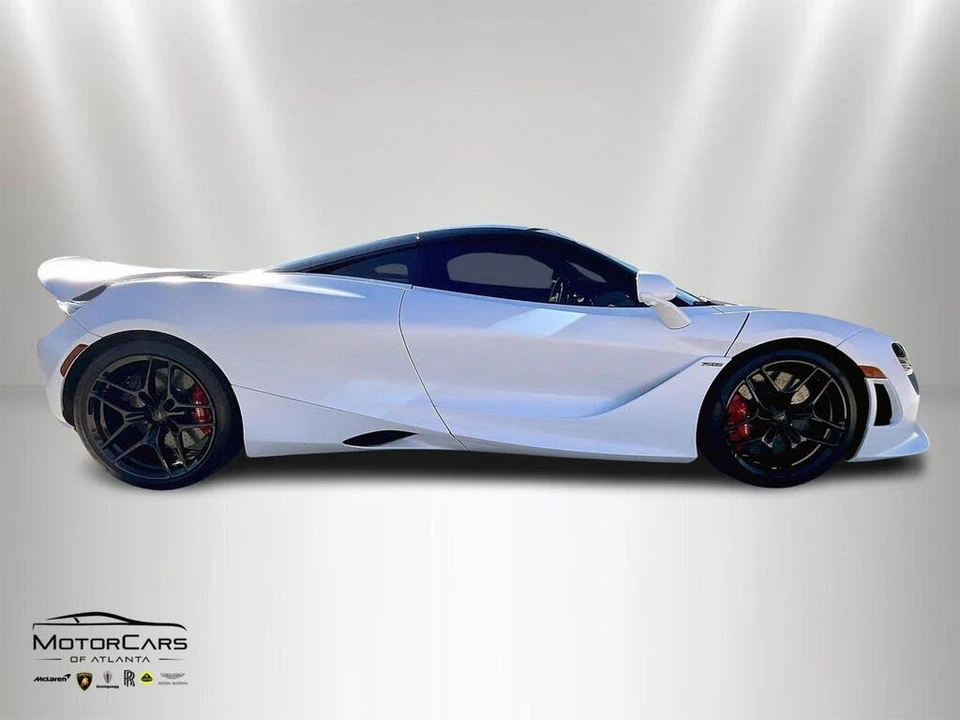 2026 McLaren 750S Coupe - Image 13 of 16