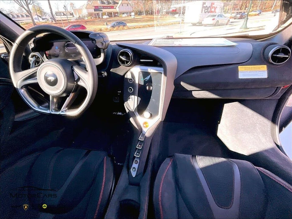 2026 McLaren 750S Coupe - Image 5 of 16