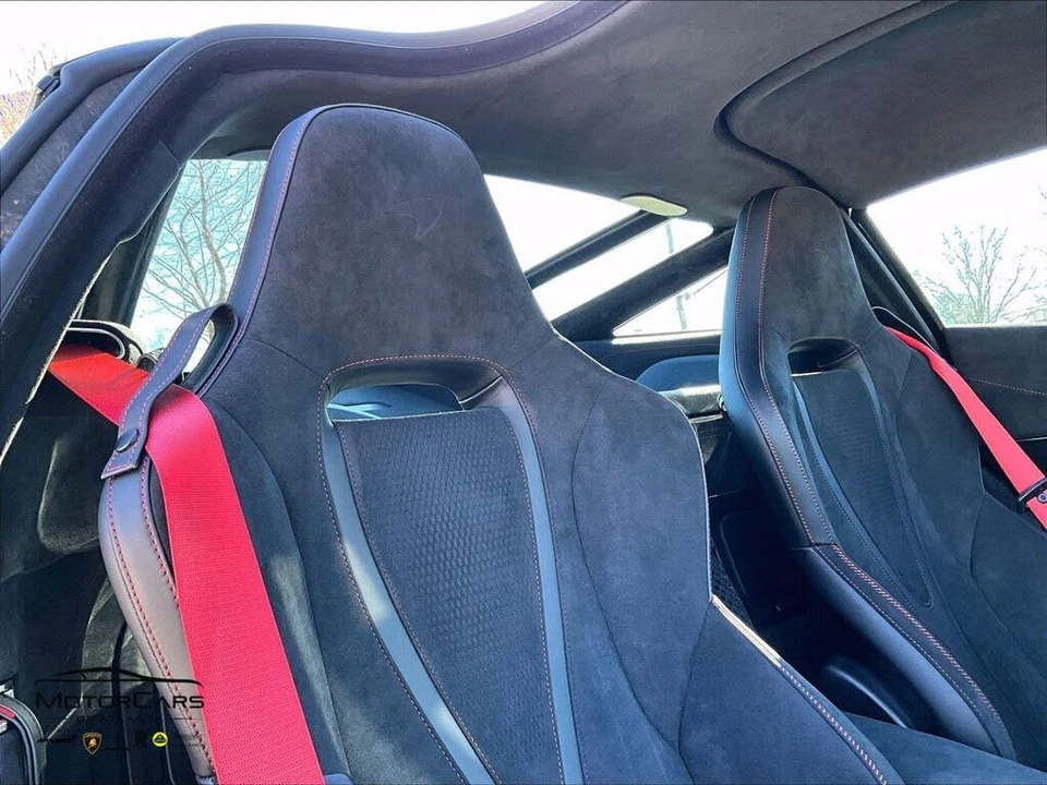 2026 McLaren 750S Coupe - Image 15 of 16