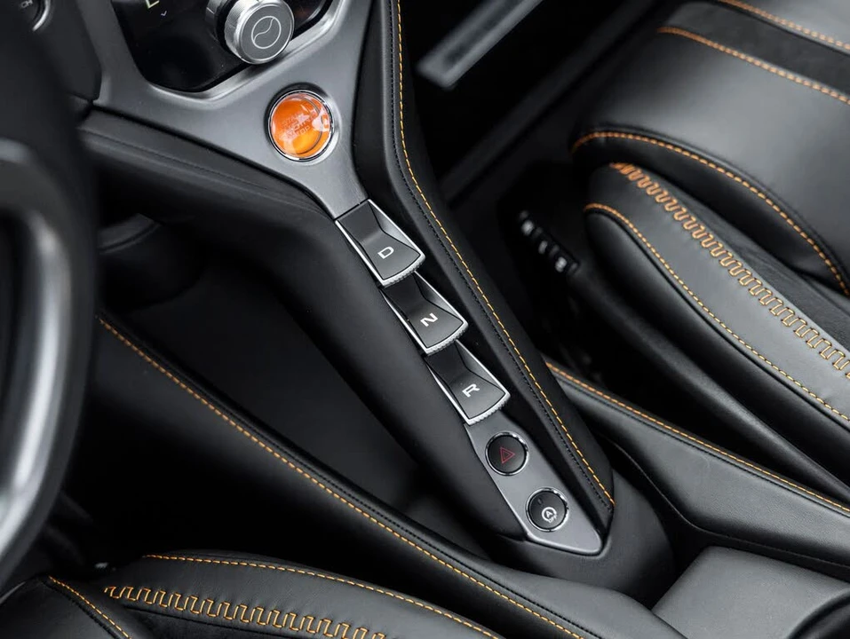 2026 McLaren 750S Coupe - Image 26 of 31