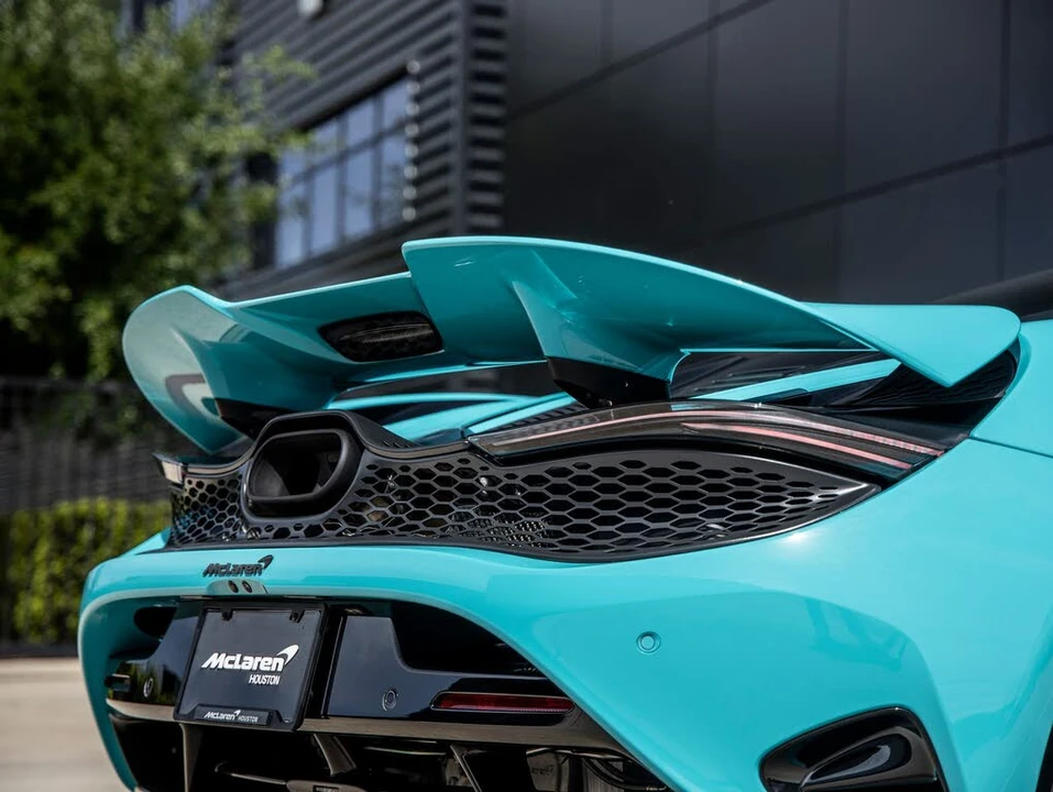2026 McLaren 750S Coupe - Image 15 of 31