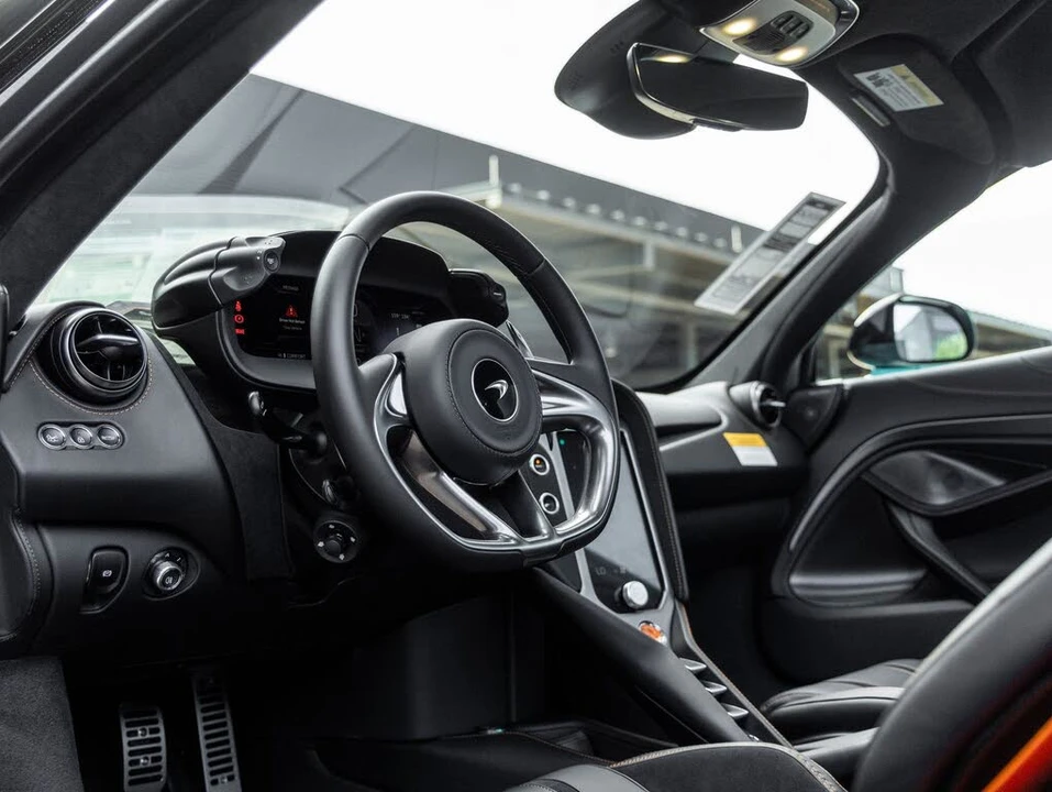 2026 McLaren 750S Coupe - Image 25 of 31