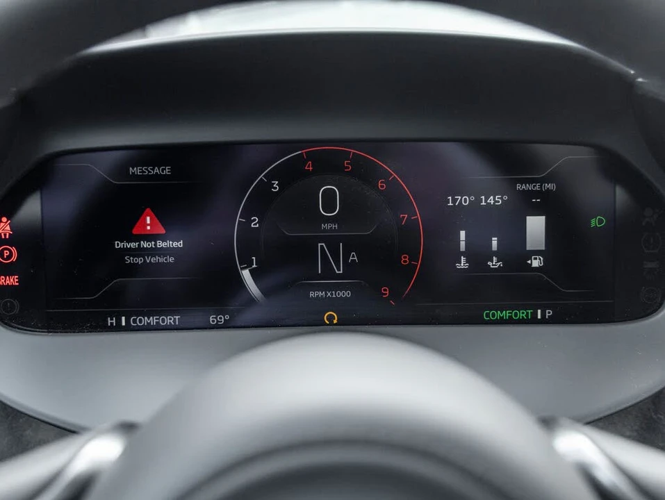 2026 McLaren 750S Coupe - Image 30 of 31