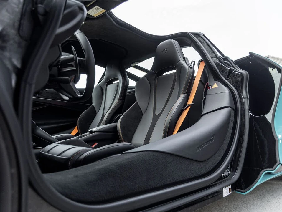 2026 McLaren 750S Coupe - Image 24 of 31