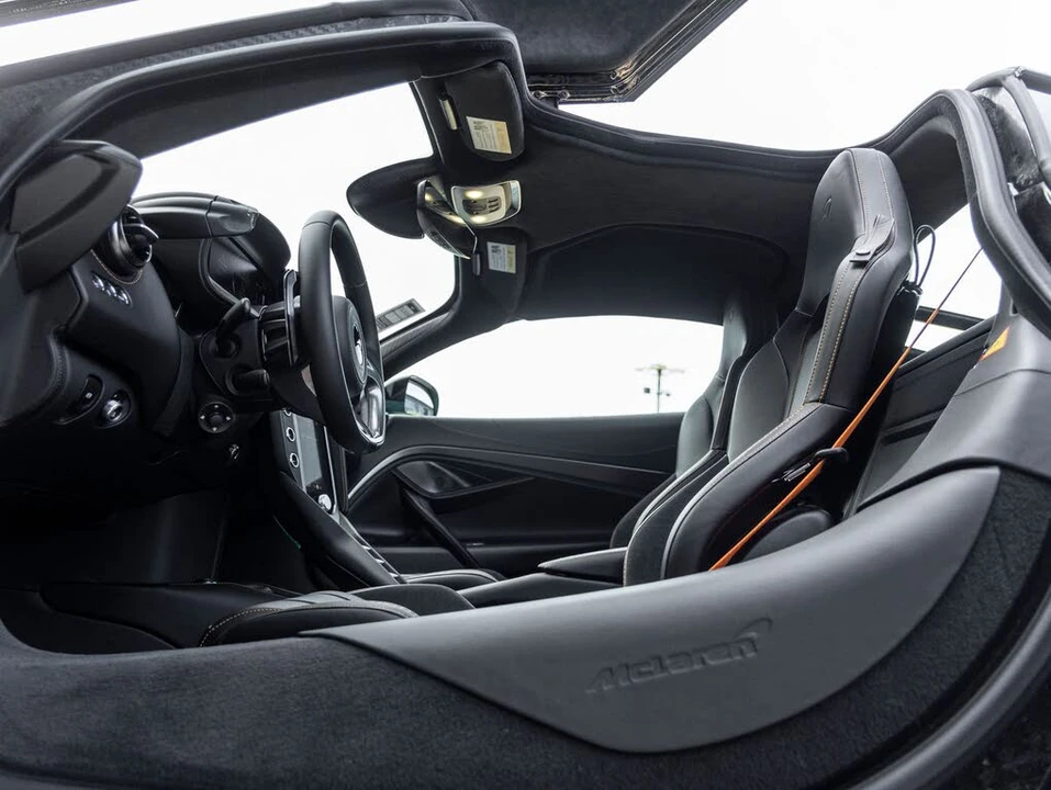 2026 McLaren 750S Coupe - Image 23 of 31