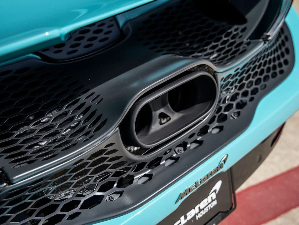 2026 McLaren 750S Coupe - Image 14 of 31