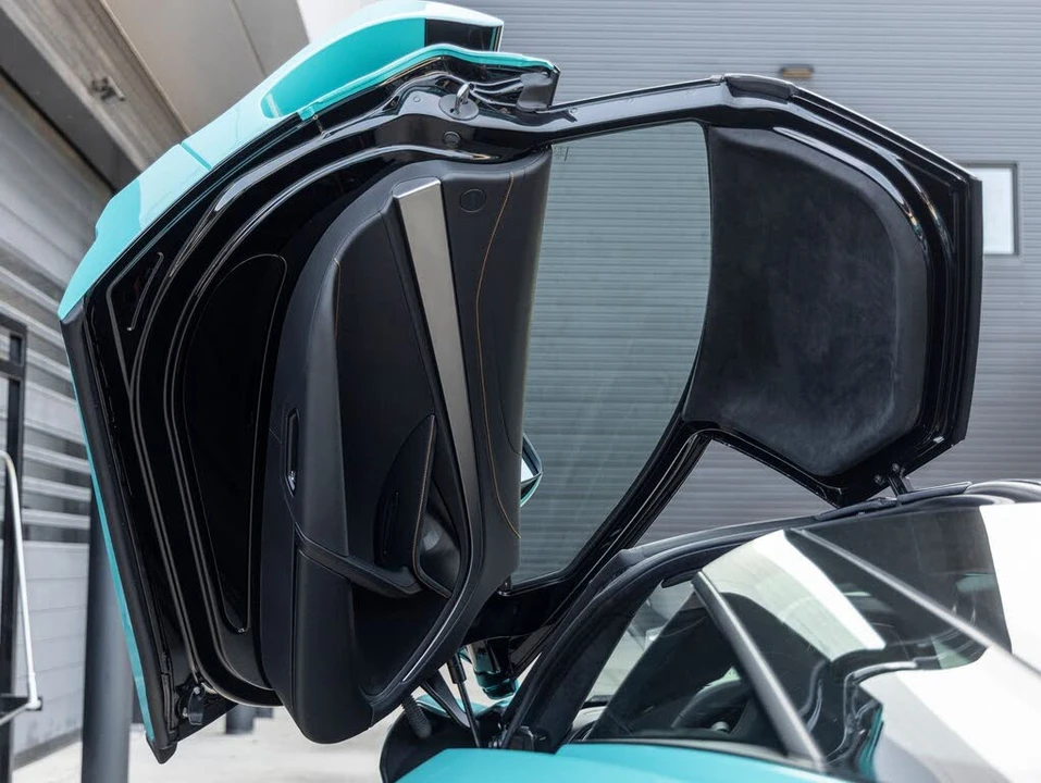 2026 McLaren 750S Coupe - Image 21 of 31