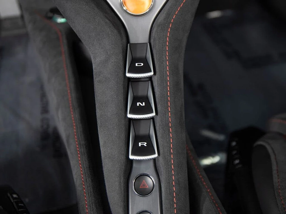 2026 McLaren 750S Coupe - Image 19 of 31