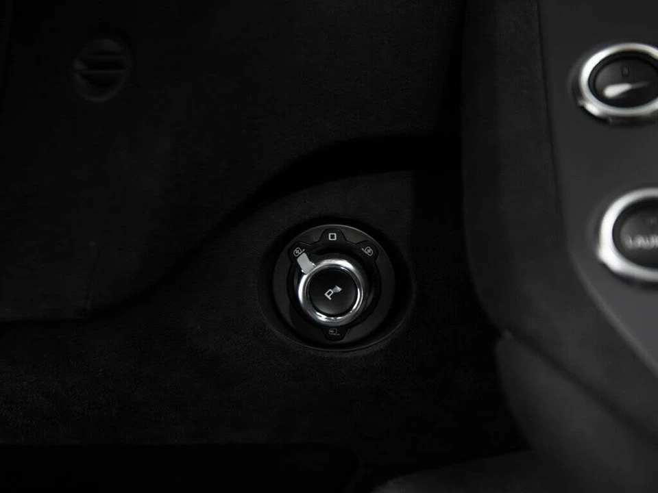 2026 McLaren 750S Coupe - Image 22 of 31