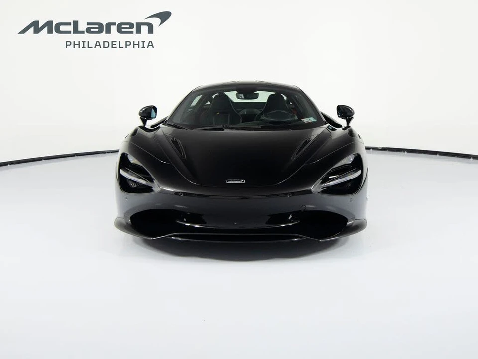 2026 McLaren 750S Coupe - Image 2 of 31