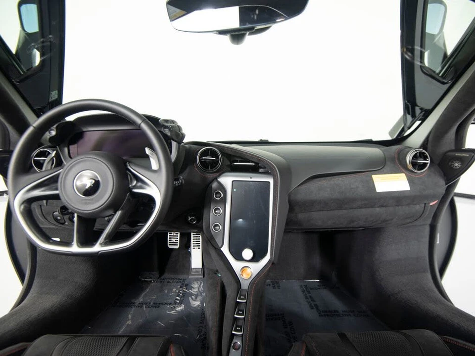 2026 McLaren 750S Coupe - Image 31 of 31