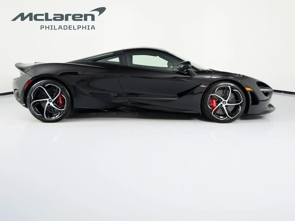2026 McLaren 750S Coupe - Image 4 of 31