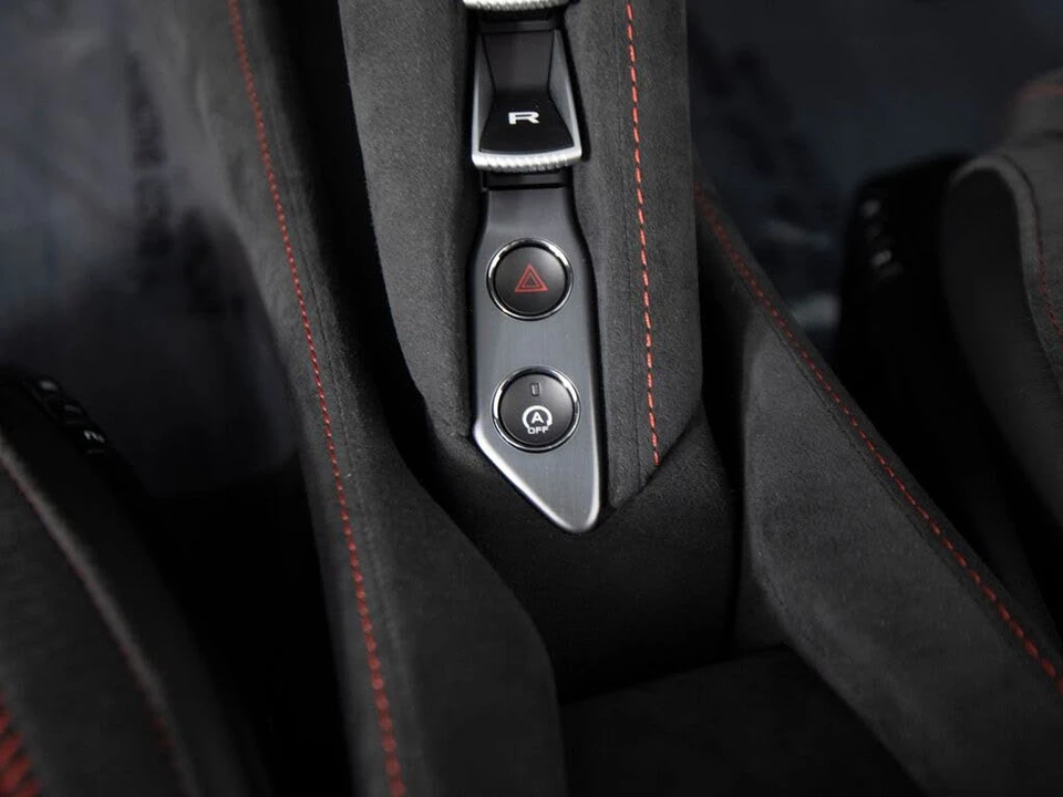 2026 McLaren 750S Coupe - Image 20 of 31