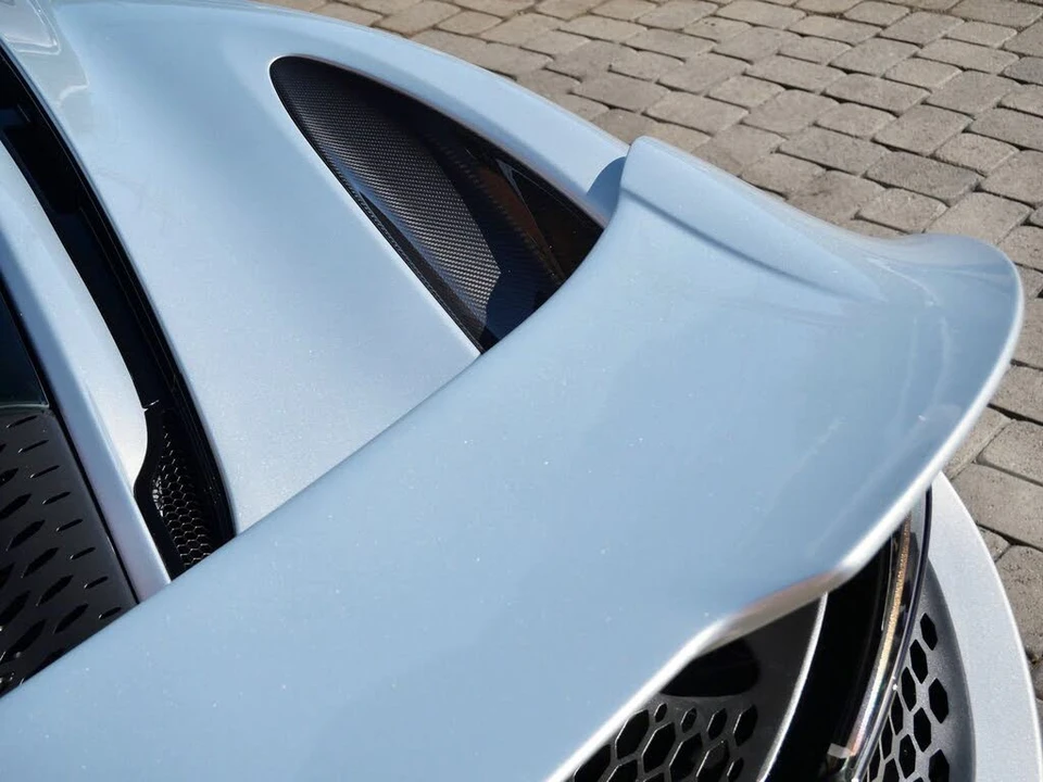 2026 McLaren 750S Coupe - Image 13 of 27