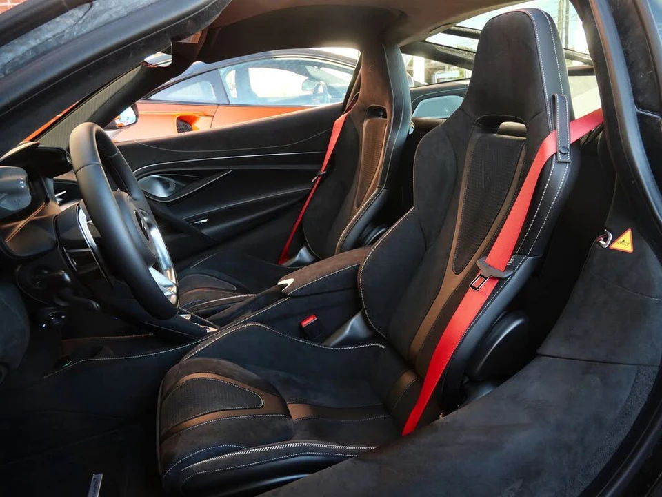 2026 McLaren 750S Coupe - Image 22 of 27
