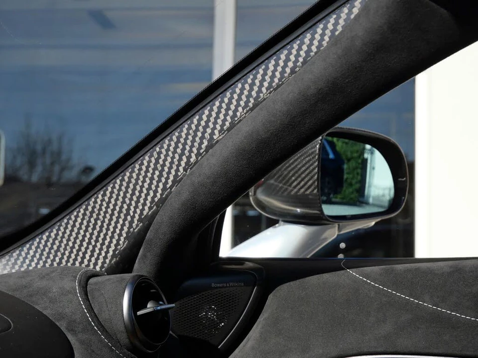 2026 McLaren 750S Coupe - Image 19 of 27