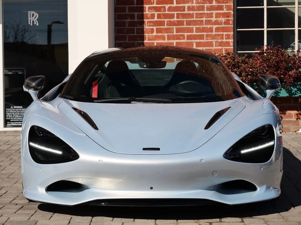 2026 McLaren 750S Coupe - Image 2 of 27