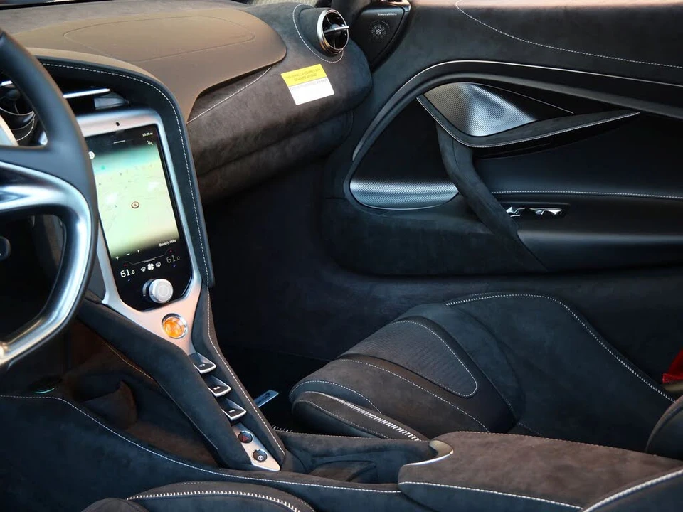 2026 McLaren 750S Coupe - Image 20 of 27
