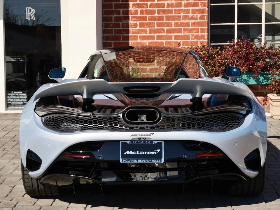 2026 McLaren 750S Coupe - Image 5 of 27