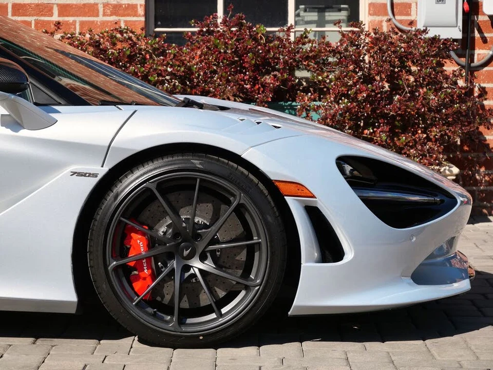 2026 McLaren 750S Coupe - Image 6 of 27