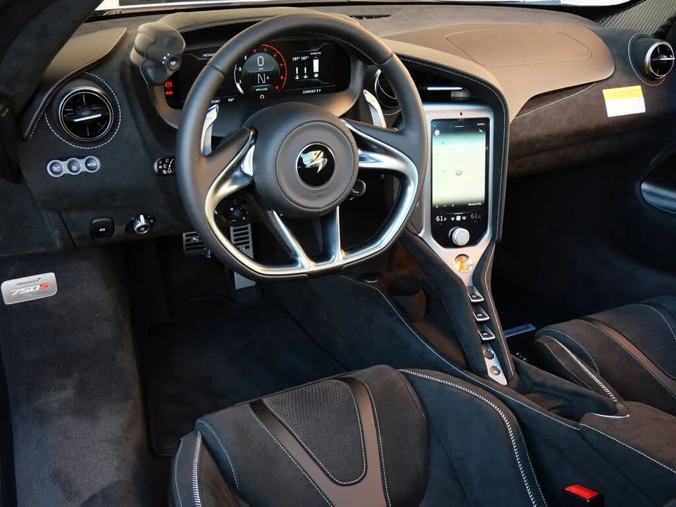 2026 McLaren 750S Coupe - Image 7 of 27