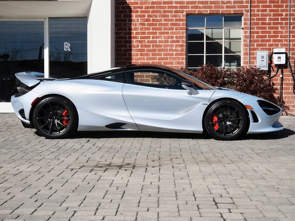 2026 McLaren 750S Coupe - Image 3 of 27