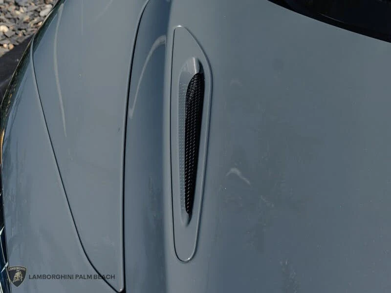 2026 McLaren 750S Coupe - Image 13 of 31