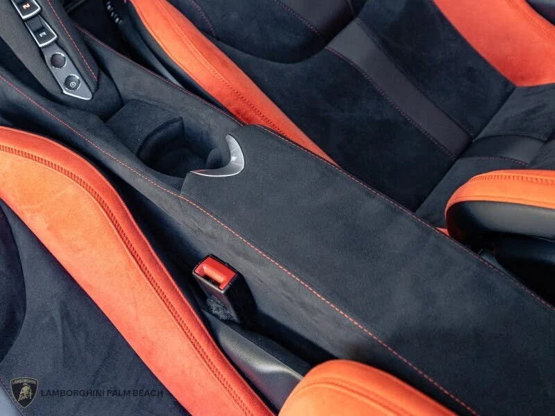 2026 McLaren 750S Coupe - Image 17 of 31