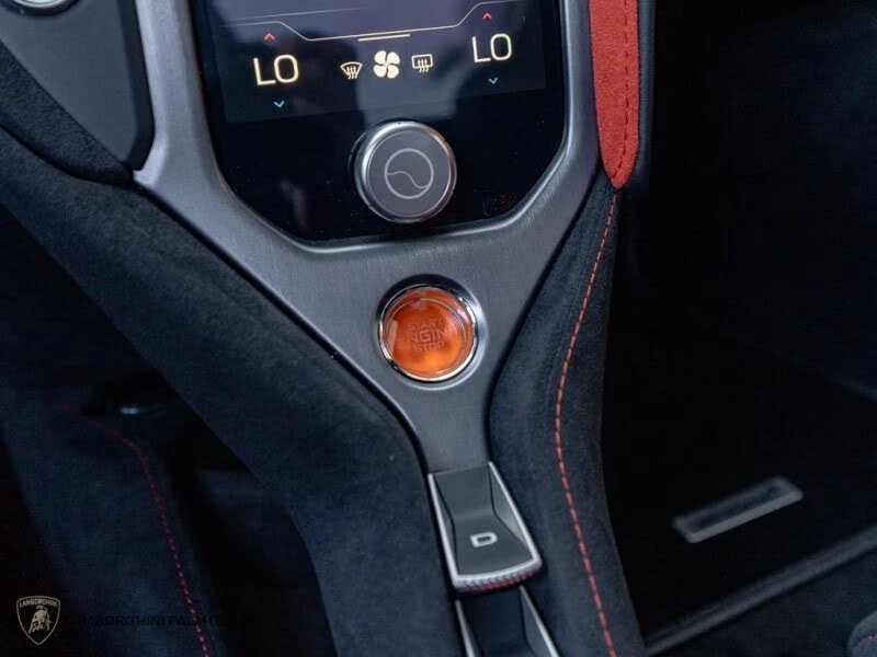 2026 McLaren 750S Coupe - Image 21 of 31