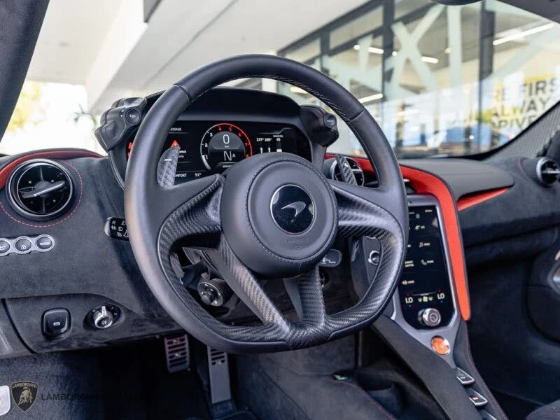 2026 McLaren 750S Coupe - Image 24 of 31
