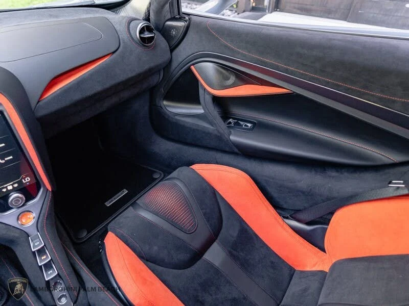 2026 McLaren 750S Coupe - Image 14 of 31