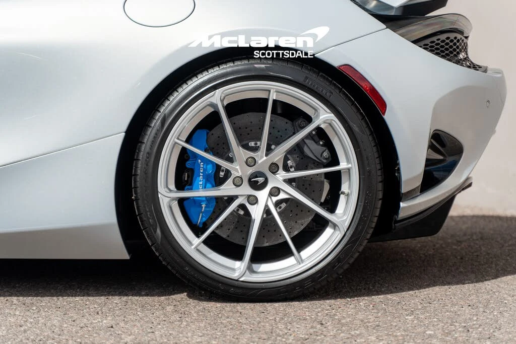 2026 McLaren 750S Coupe - Image 28 of 30