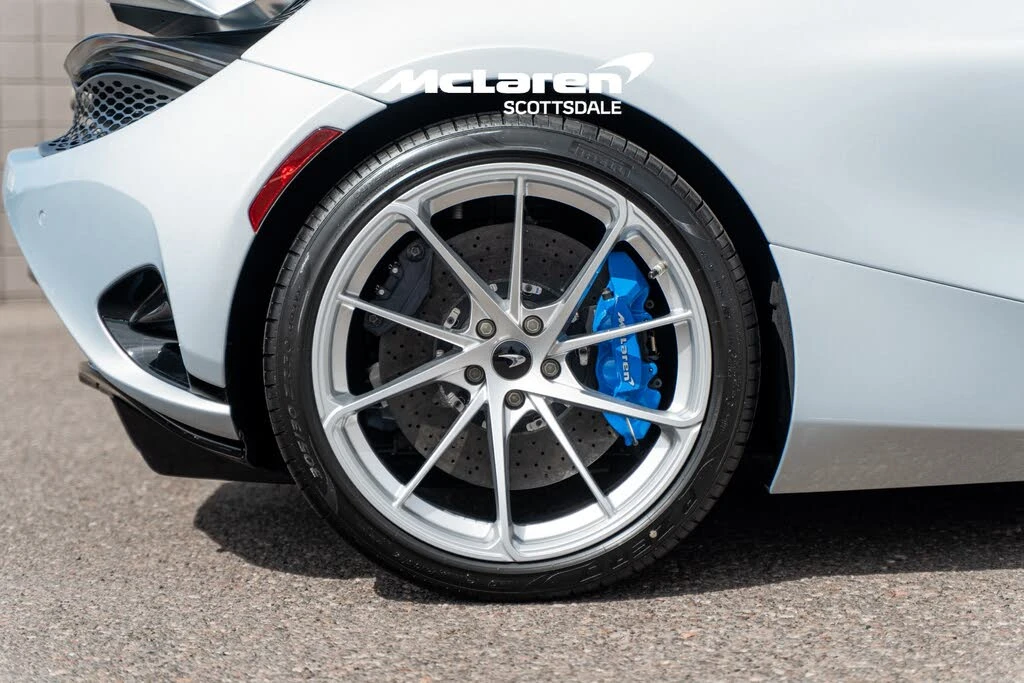 2026 McLaren 750S Coupe - Image 29 of 30