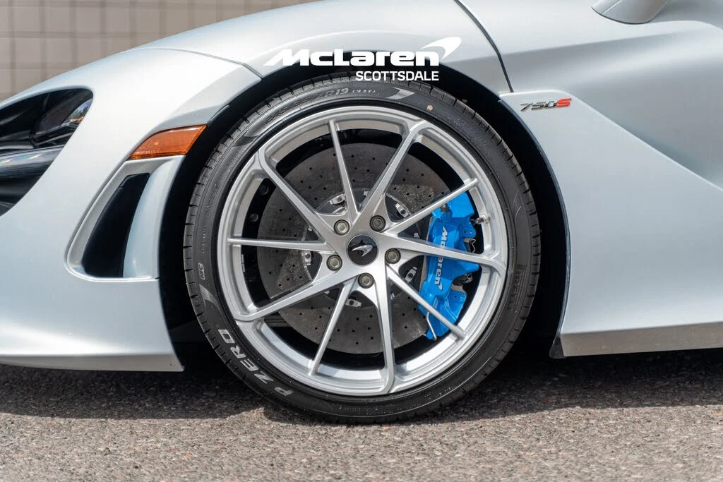 2026 McLaren 750S Coupe - Image 27 of 30